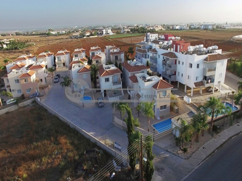 Photo #1 Villa for rent in Cyprus, Paralímni